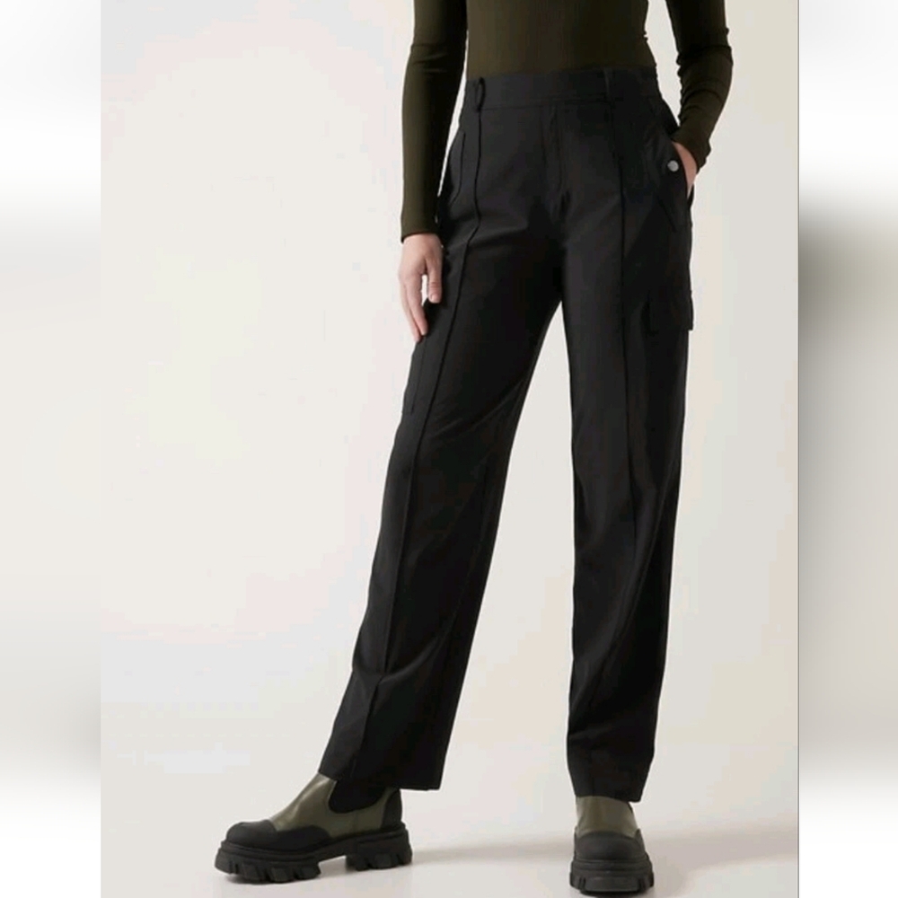 Athleta Vienna Cargo Pants Black Women's Size 6 Utility Outdoor Lightweight
